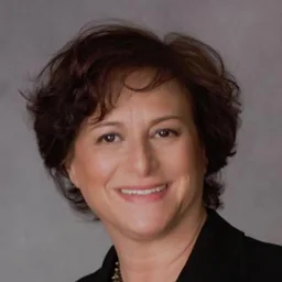 Portrait of Liz Heller